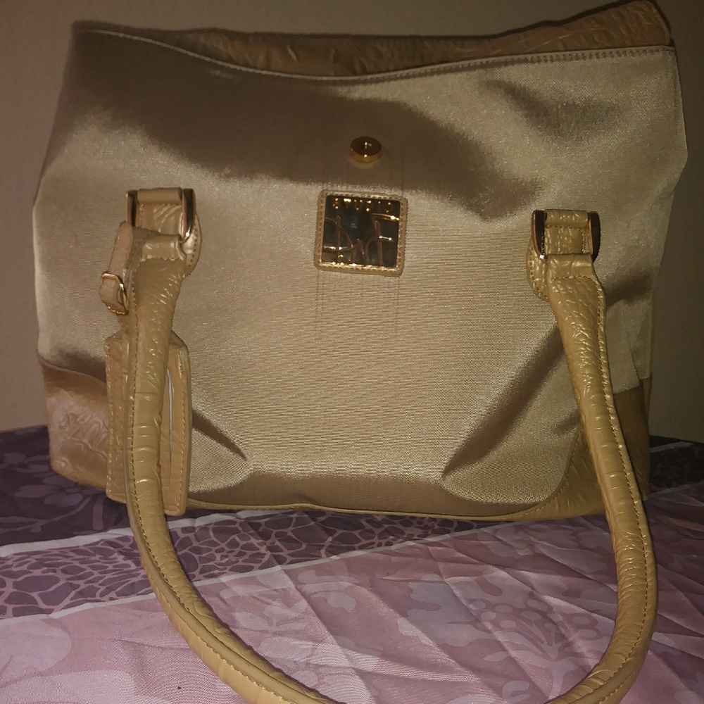 Giant Travel Handbag